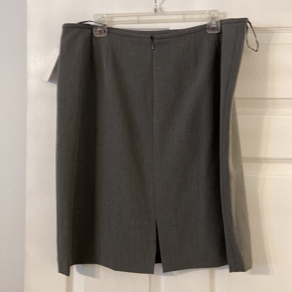 Tahari Women’s Skirt size 16 brand new with tag - Picture 4 of 12